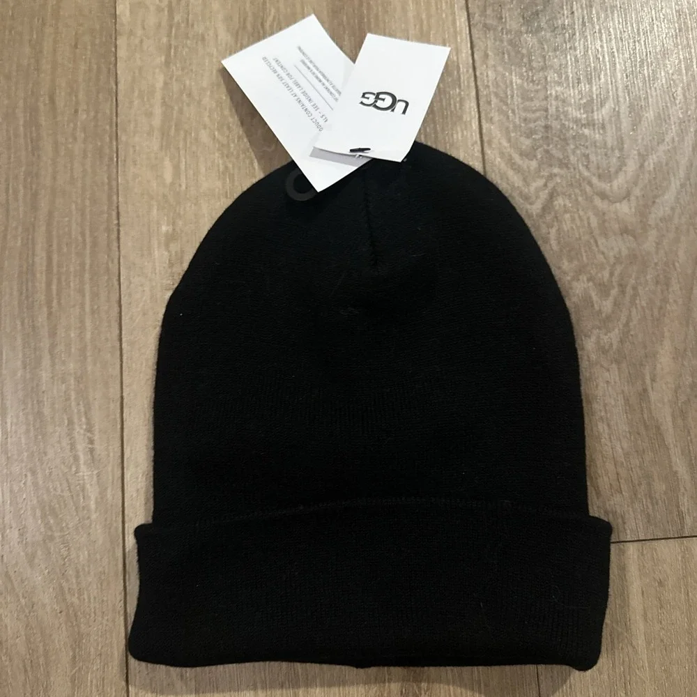 UGG Woman's Cuffed Knit Hat Cap Beanie Wool Blend Logo‎ Black One Size OS NEW